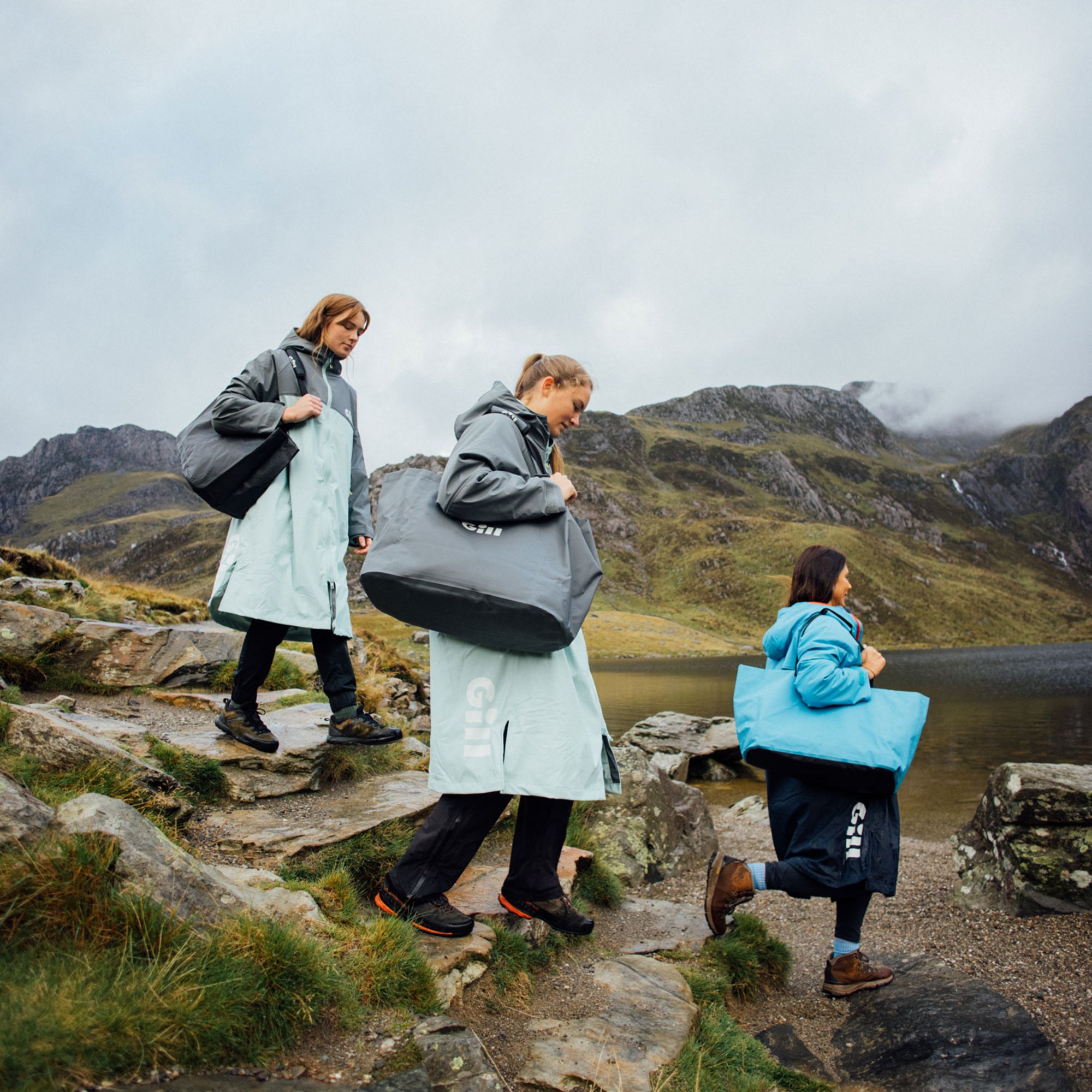 Umkleidematte und Nasstasche - 5026-ASH01_LIFESTYLE_1.jpg