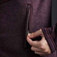 Hoodie Dart Für Damen - 1101W-FIG01-MODEL-5.jpg