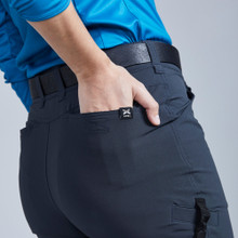 Pro Expedition Shorts für Damen - FG150W-GRA01-MODEL_1.jpg