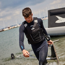 Synchro PFD / Regattaweste - 5034-BLK01_LIFESTYLE-1.jpg