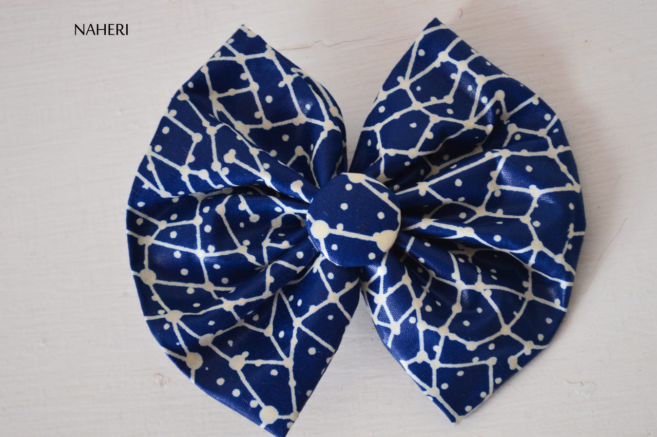 Bow tie hair clip in African print fabric blue