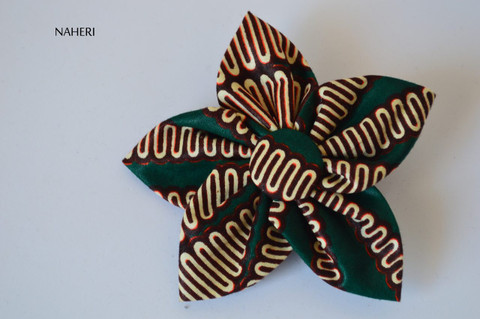 African print star shaped hair clip green