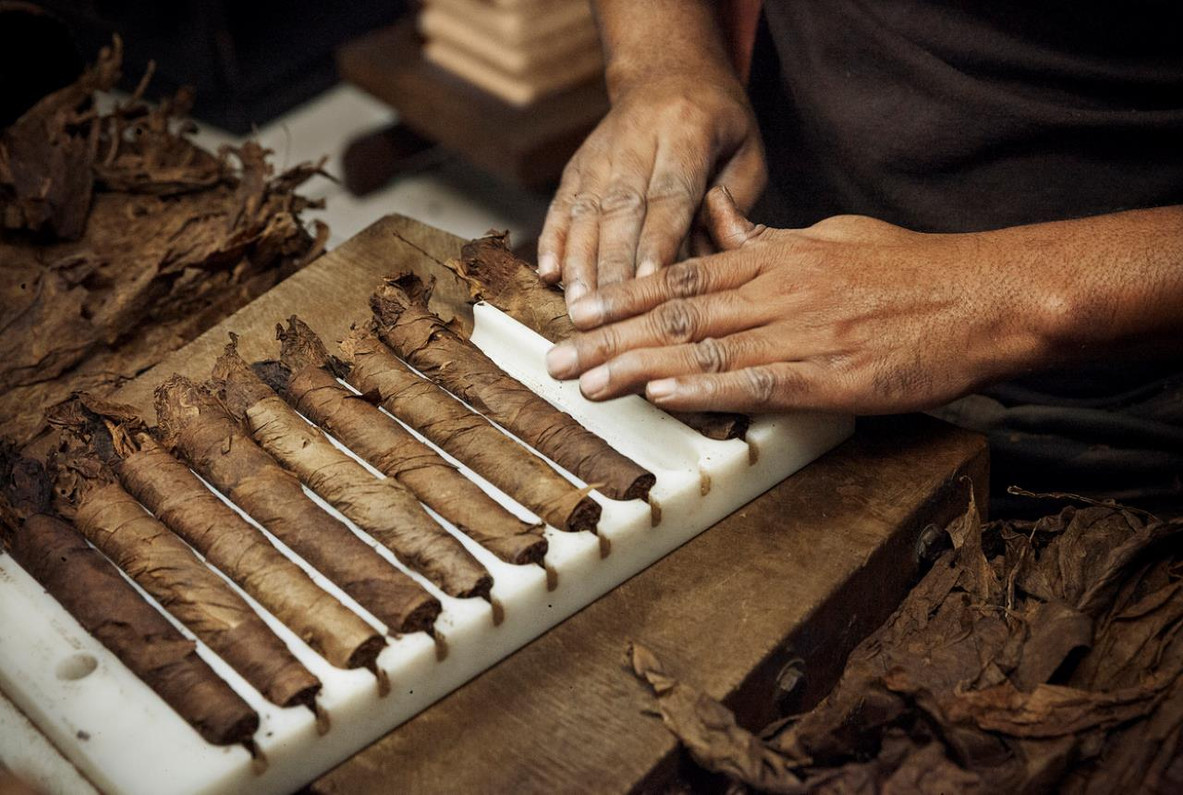 Cómo rehidratar un cigarro