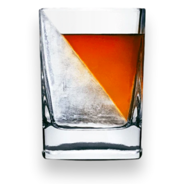 Corkcicle Whisky Wedge – vonkajšia predná časť s whisky
