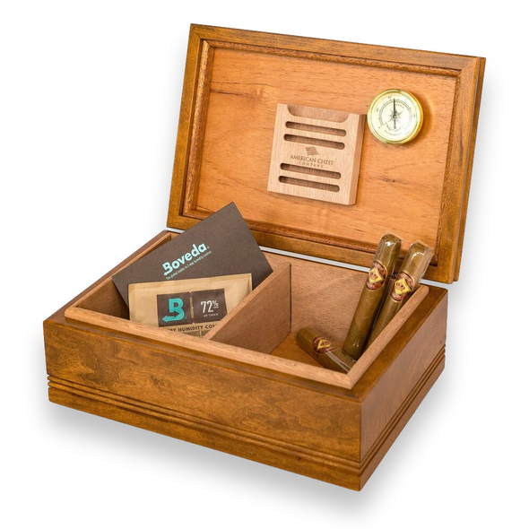 American Chest woodtop ahorn 75-cigar desktop humidor - valnød - indvendig front