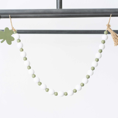 24x1 wood bead garland (SHAMROCK) wh/gn