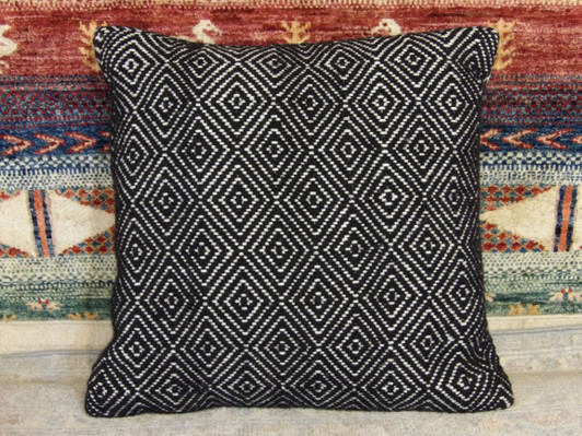 Pillow Handwoven Size:1'5" x 1'5" - p-22