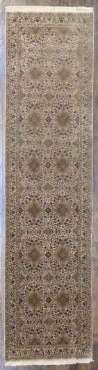 Fine Persian Kashan 2'6"x10'0" Hand-knotted Rug -