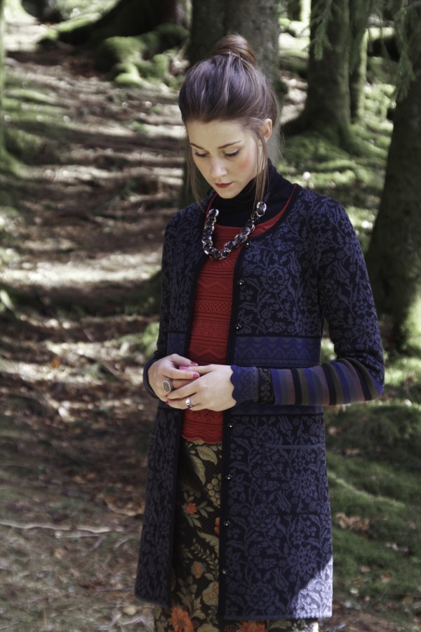 美品 OLEANA アルハンブラ 総柄 ニットカーディガン Oleana - Silk Road Cardigan: Black, 168-O | The Nordic Shop