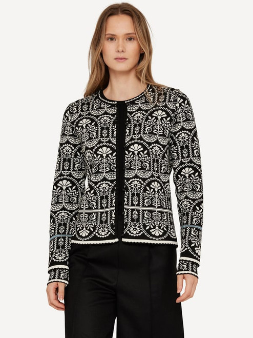 Oleana - Oddrun Cardigan: Black, 816-O_Front
Photo Credits: Oleana of Norway