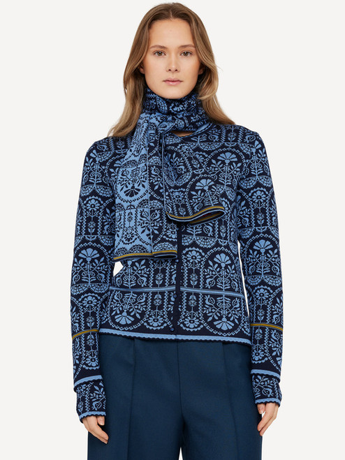 Oleana - Oddrun Scarf: Blue, 817-F_Product
Photo credits: Oleana of Norway