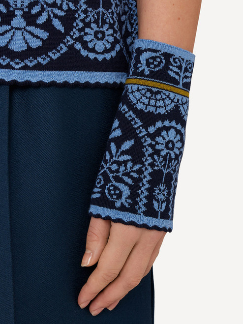 Oleana - Oddrun Wristlet: Blue, 818-F_product
Photo credits: Oleana of Norway