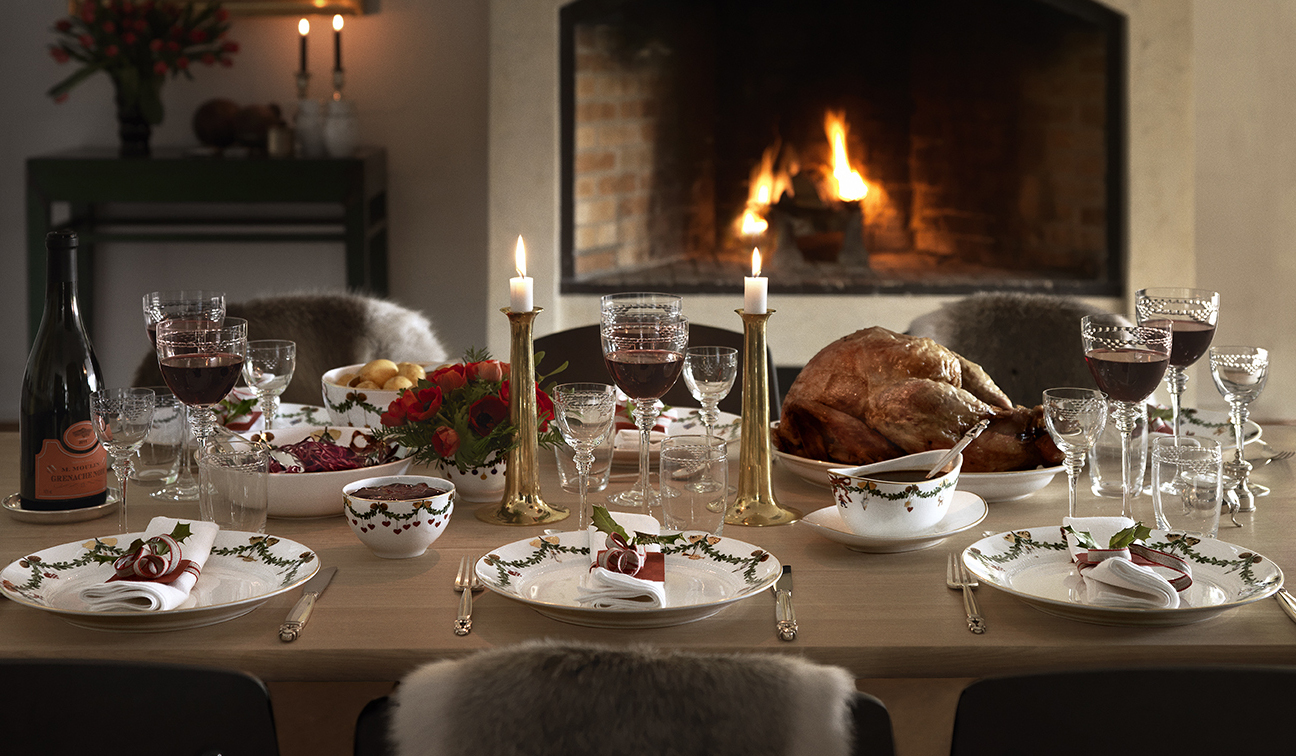 Star Fluted Christmas Dinnerware