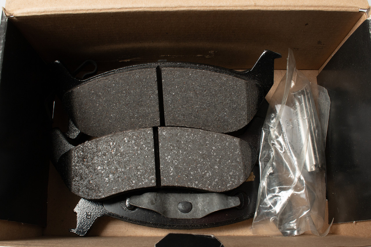 Akebono ProAct Rear Brake Pads Fits 2003-2011 Ford Crown Victoria Part ID ACT932