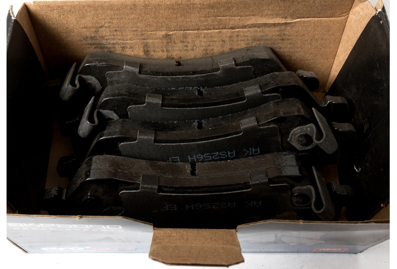 Akebono Proact Rear Brake Pad Set Fits 1997-05 Chevrolet Blazer GMC Jimmy ACT729