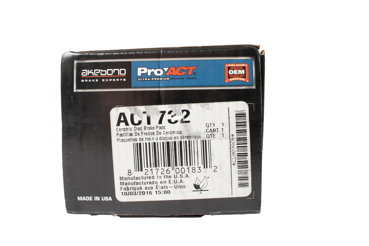 Akebono ProAct Ceramic Rear Brake Pad Set Fits 1997-13 Chevrolet Corvette ACT732