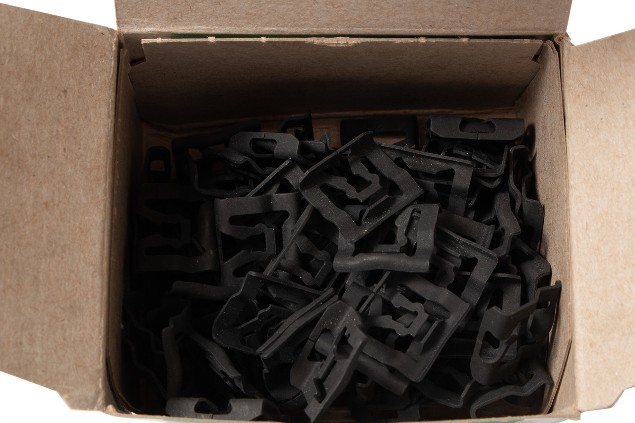 Au-ve-co Window Reveal Moulding Clips Fits 1966-On Ford 100 PCS Part Number 8941