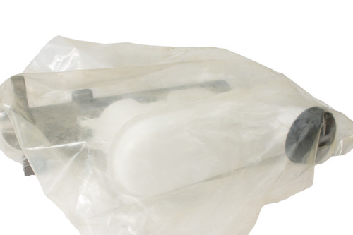 Carquest Wearever Master Cylinder Fits 2002-04 Dodge Intrepid Model ID MCA630438