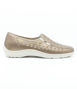 Side view of the HENNI 01 showing the fango leather upper, rounded toe and low-profile sole.