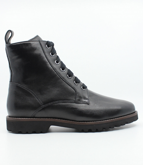 Suede lace-up ankle boot with thermal lining, Schwarz finish.