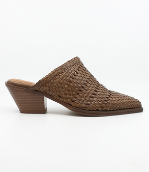 Cuero women’s woven leather mule with pointed toe and stacked heel.