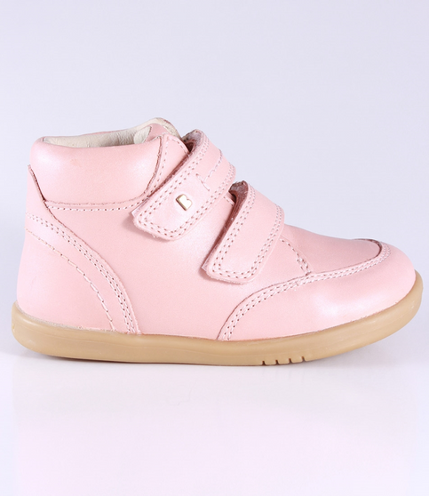 Side view of the Timber showing the dusk‑pearl leather upper, padded collar and double straps.
