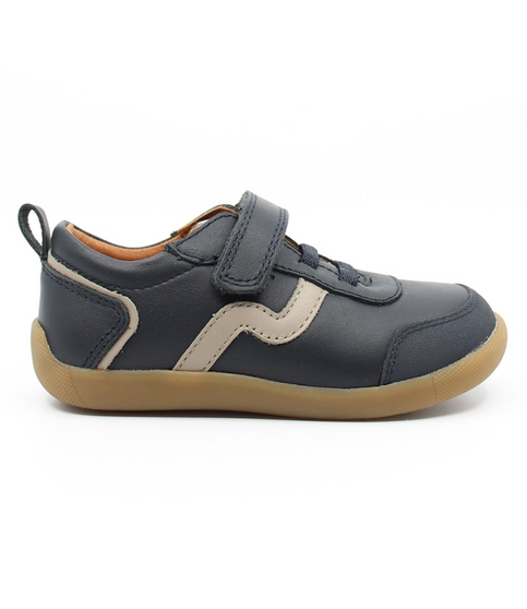 Navy kids leather sneaker with reinforced rubber toe guard