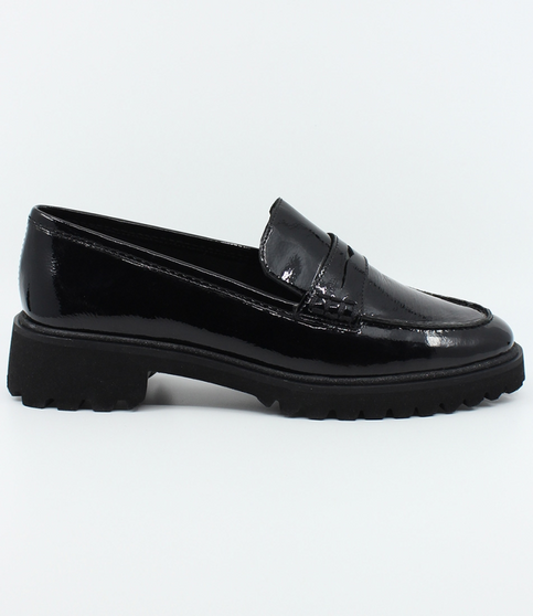 Schwarz patent leather loafer with HighSoft cushioning and lightweight EVA sole