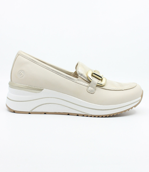 Beige women's leather loafer with metallic finish, decorative buckle and wedge sole.
