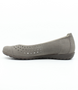 Side view of the HESIMA 50 showing the pietra nubuck perforated upper, rounded toe and low-profile sole.