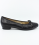 Schwarz leather low-heel court shoe with bow detail and 20 mm block heel