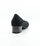 Schwarz suede low-heel shoe with metallic bar detail and 35 mm block heel