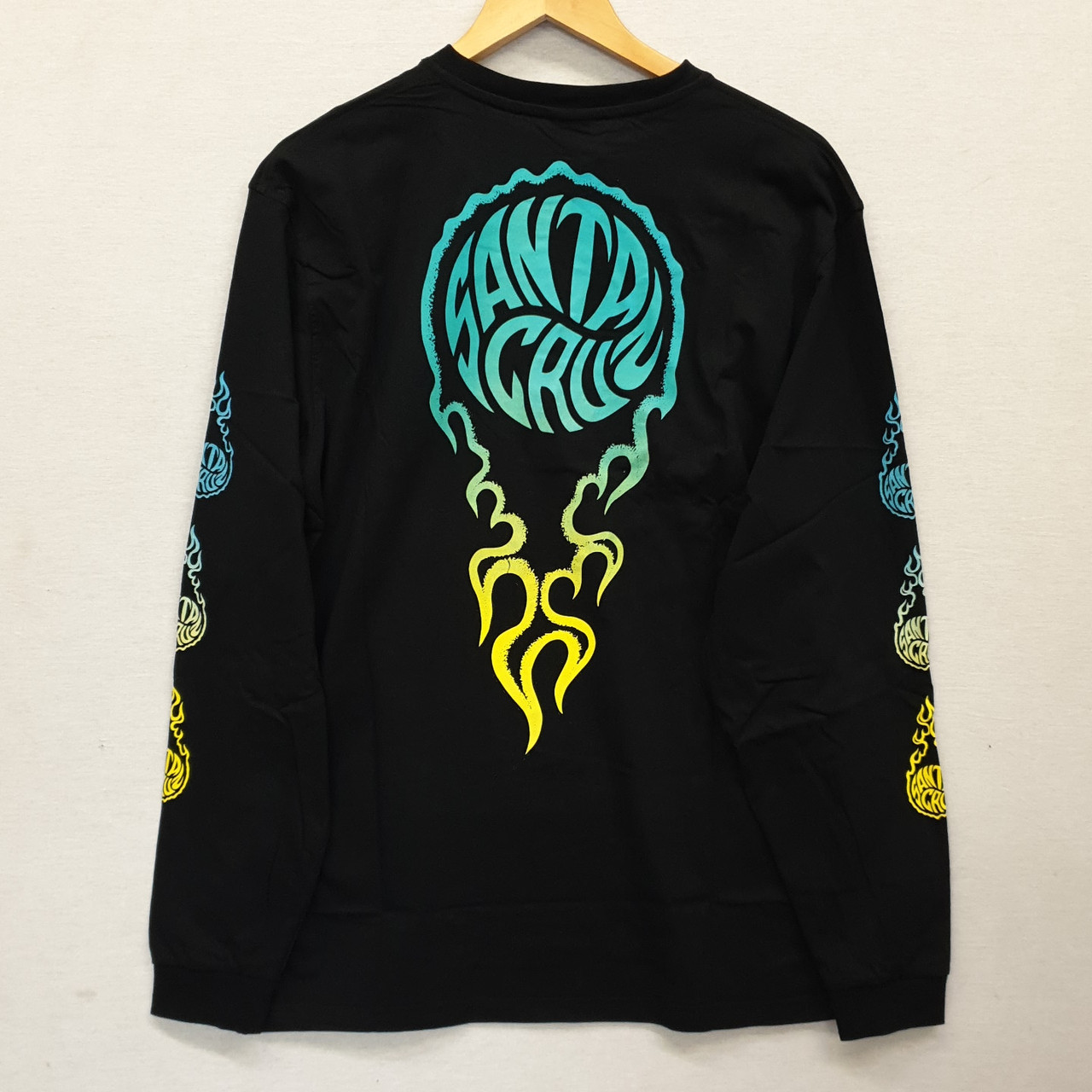 Santa Cruz Skateboards Mako Longsleeve Tee.