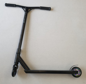 Blazer Pro Outrun Complete Stunt Scooter - Black / Neo Chrome Blazer Pro Outrun Complete Stunt Scooter - Black / Neo Chrome