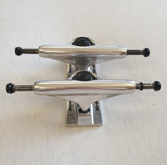 キッズ 7.25 インチ 5~12歳 birdhouse trucks Birdhouse 5.25 Skateboard Trucks - Pair - Black/Silver