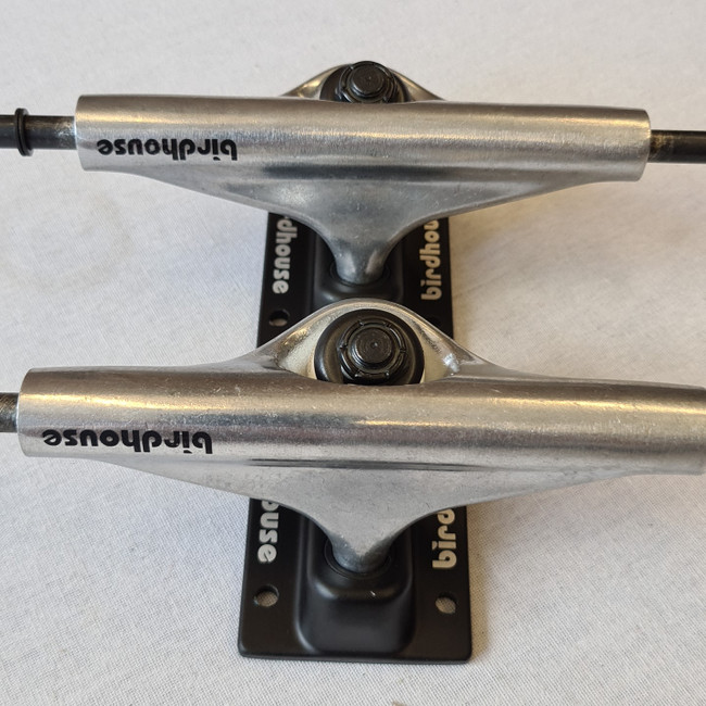 キッズ 7.25 インチ 5~12歳 birdhouse trucks Birdhouse 5.25 Skateboard Trucks - Pair - Black/Silver
