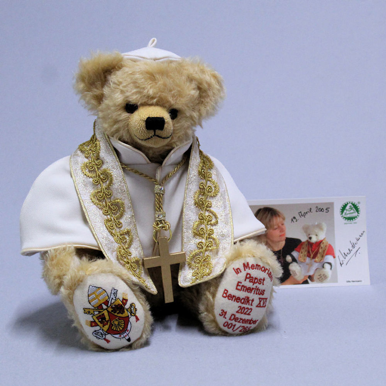 Pope Emeritus Benedict XVI. In Memoriam, 38 cm Teddy Bear Hermann-Coburg EAN 190781