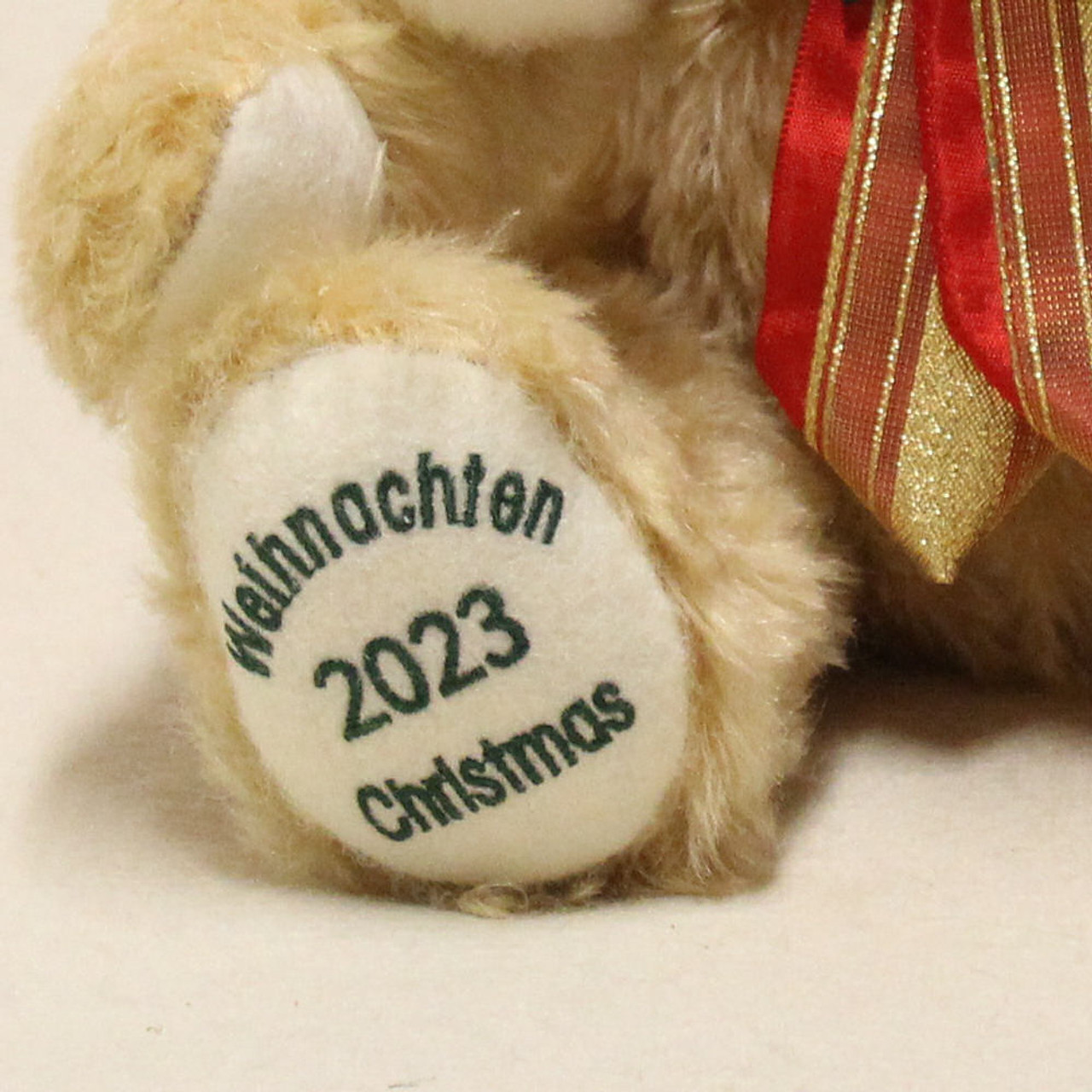 Foot detail HERMANN Christmas Bear 2023 37 cm Teddy Bear by Hermann-Coburg EAN 152284