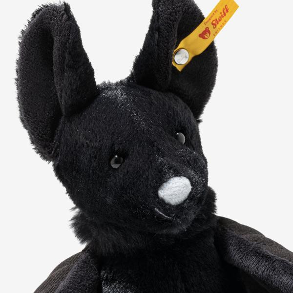 Face detail Boris Bat Soft Toy, Steiff 18cm 056604