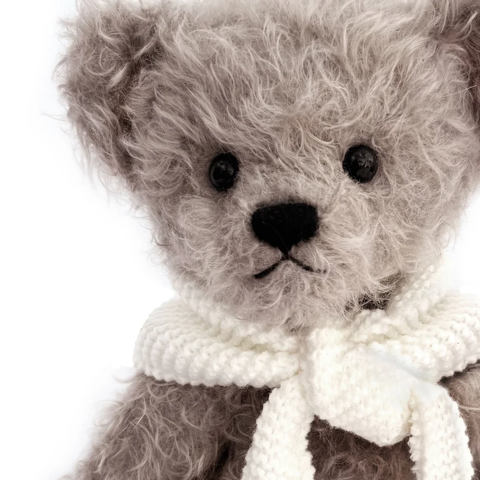 Face Detail Clara Jensen Clemens Limited Edition Mohair Bear Collectable 34cm