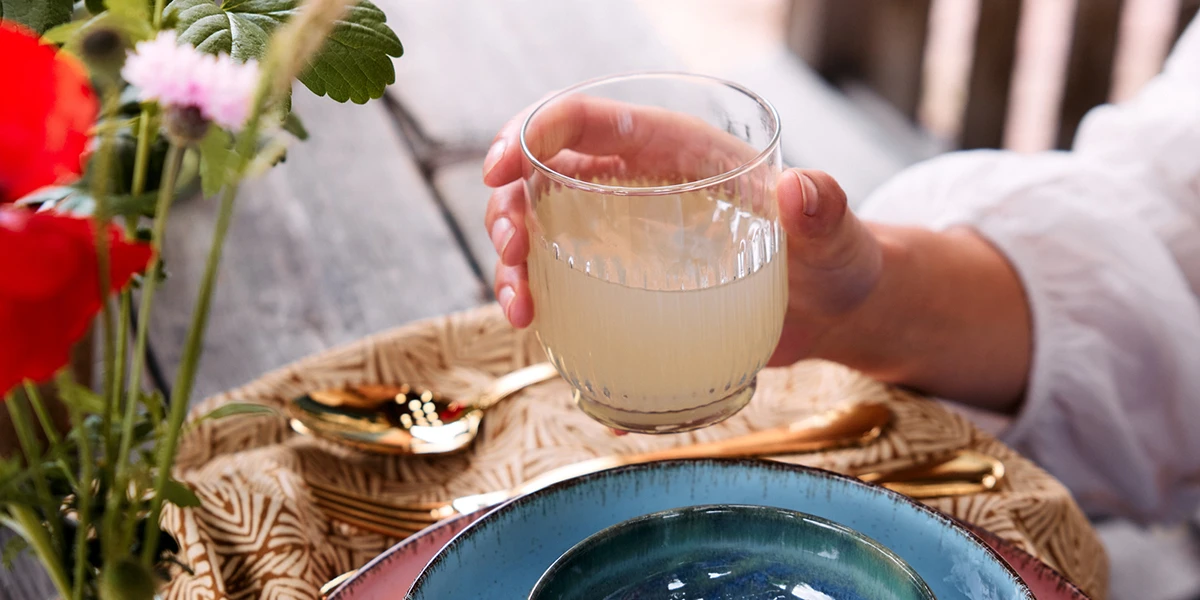 Waterglas met drinken