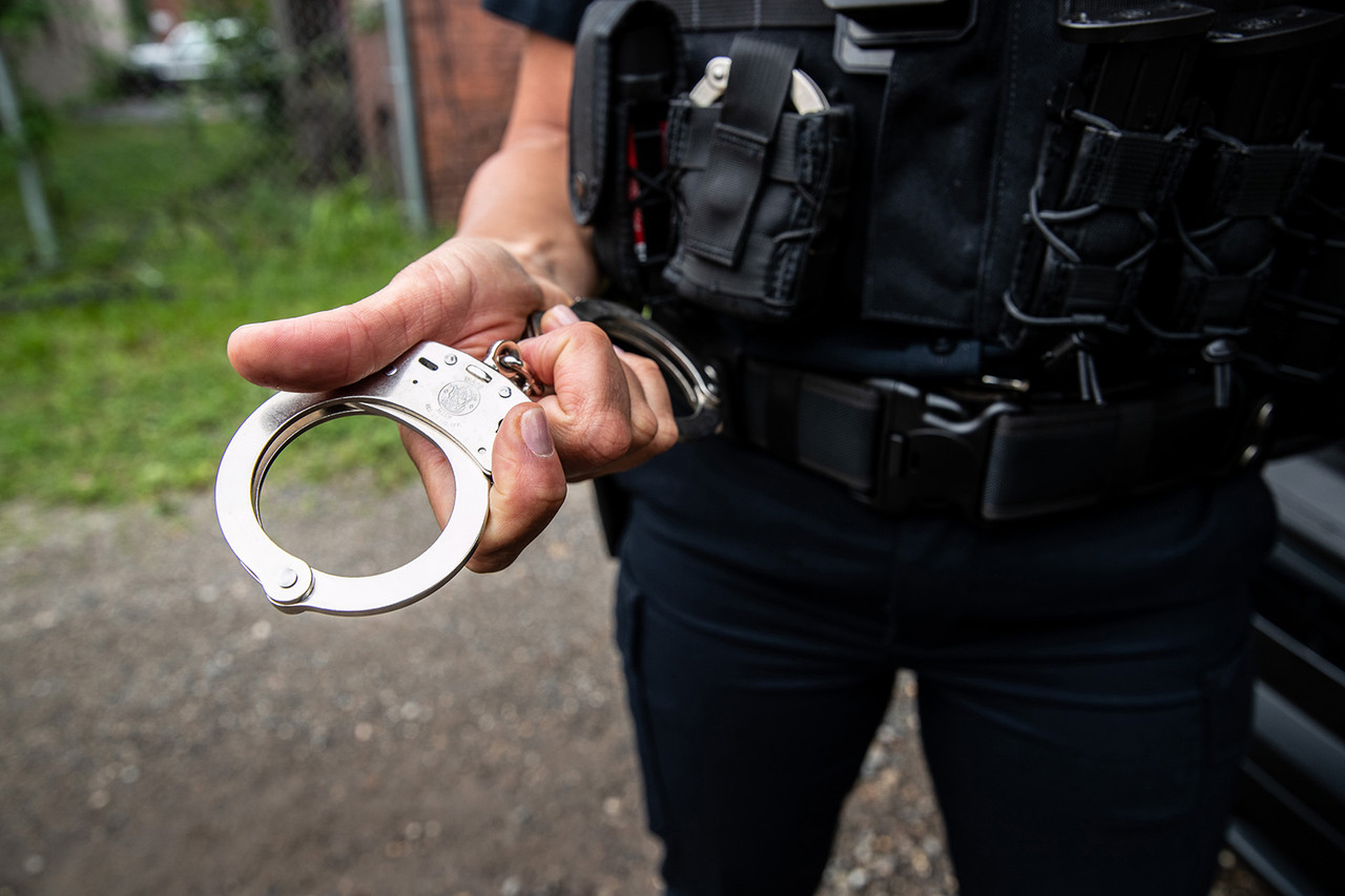 Handcuffs & Restraints