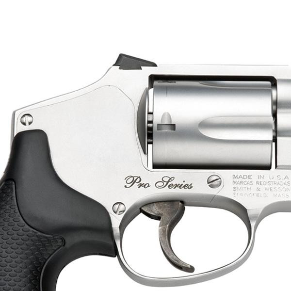 PERFORMANCE CENTER® PRO SERIES® MODEL Wesson & Smith 640 