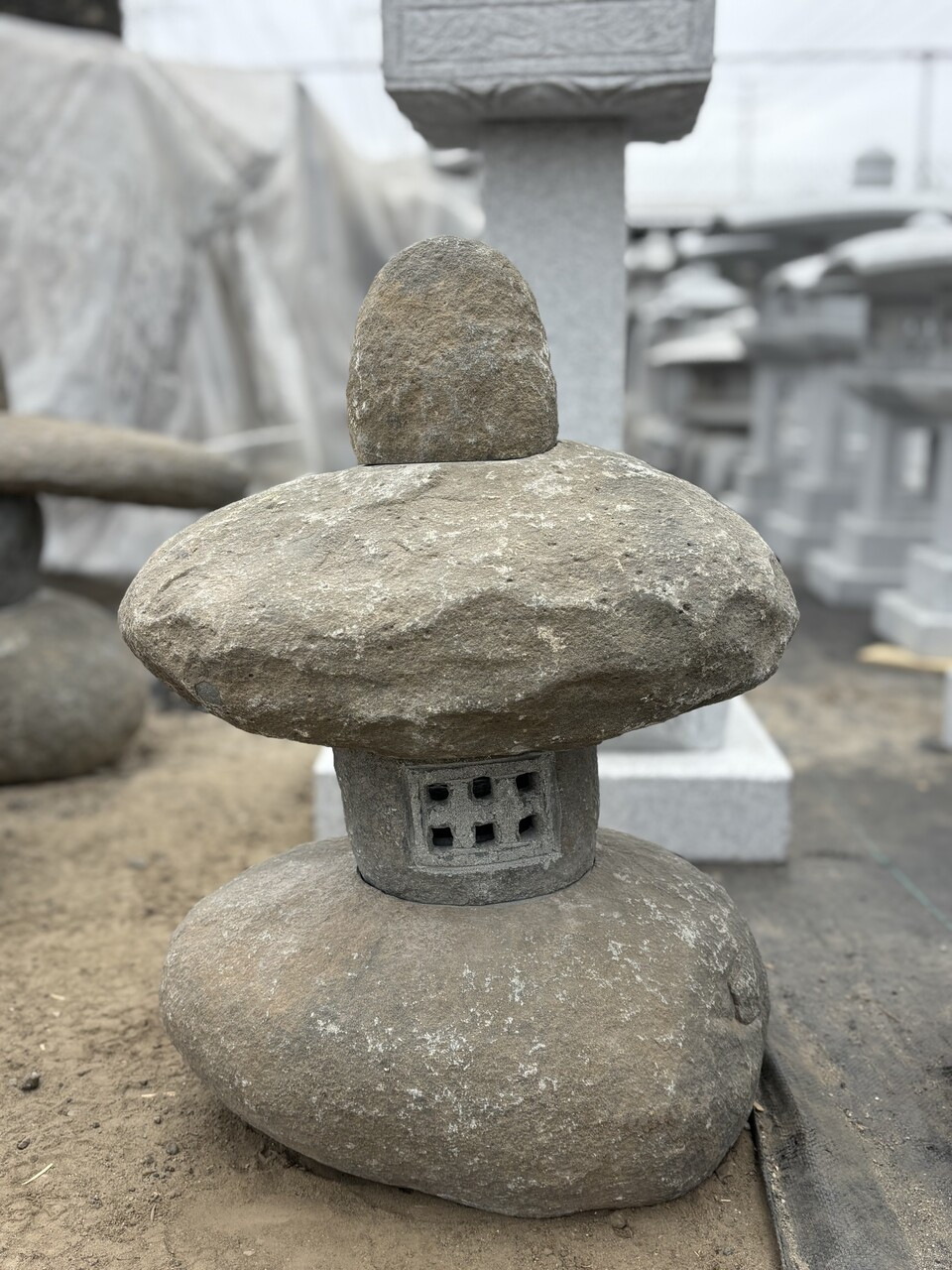自然な石　natural Japanese stones Japanese Natural Stones - Jende Industries