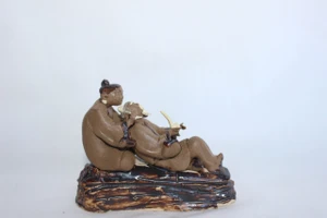 4"L  x  2"H  Old Couple relaxing  on Bench Mudmen Bonsai Figurine