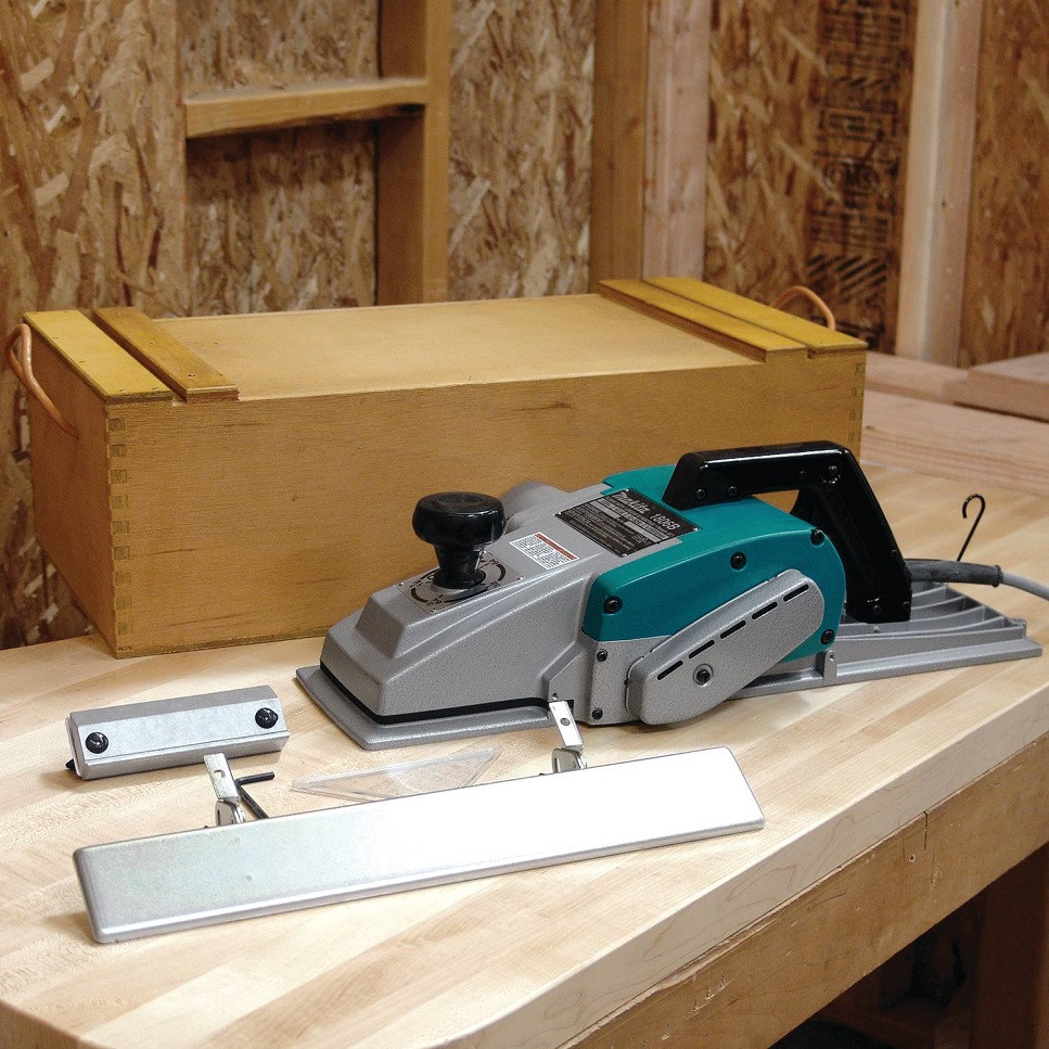 Makita MAK-1806B 6-3/4in Planer With Case - Atlas-Machinery