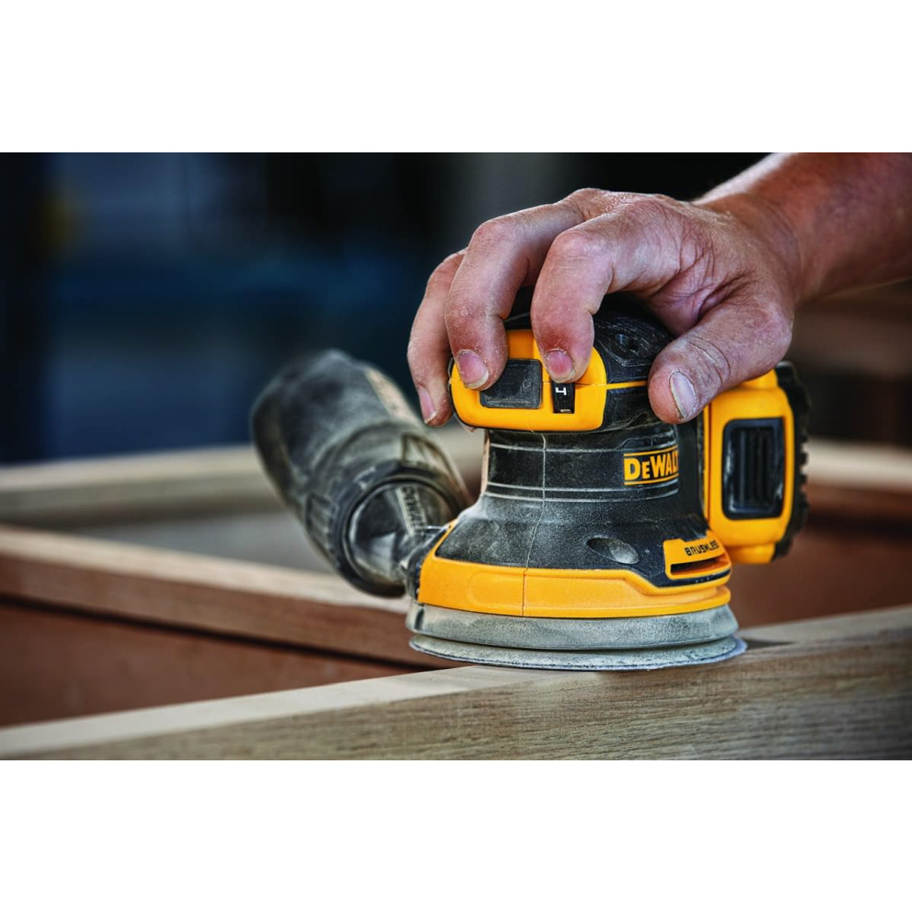 dewalt dummy battery tracker