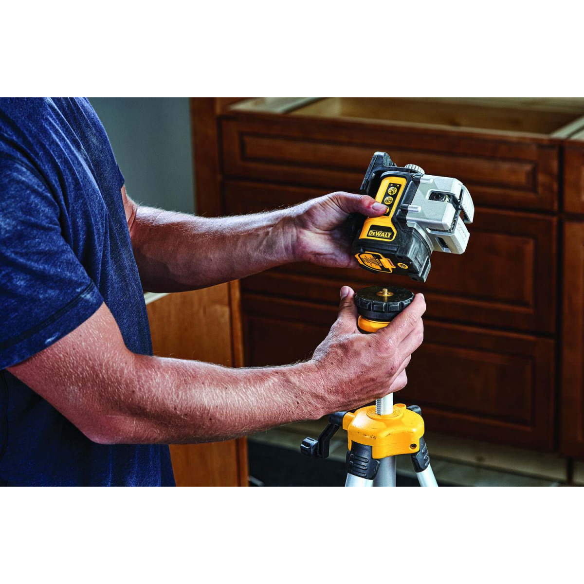 DEWALT DEWDW089CG 3 Line Green Laser Level AtlasMachinery
