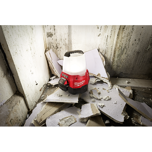 milwaukee-mil-2144-20-m18-radius-compact-site-light-with-flood-mode