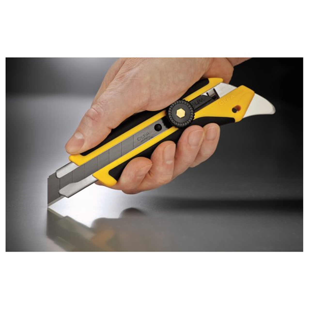 OLFA® Heavy-Duty 18mm Cutter with Extended Blade Channel and Carpet Tuck  (OL)